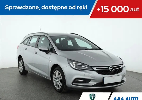 Opel Astra cena 48000 przebieg: 106762, rok produkcji 2018 z Bełchatów małe 211